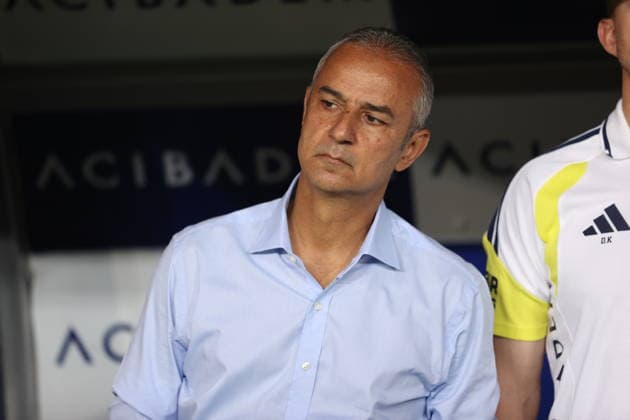 Gaziantep FK v Fenerbahce - Turkish Super Lig GAZIANTEP, TURKIYE - SEPTEMBER 14: Head coach Ismail Kartal of Fenerbahce follows the Turkish Super Lig Week 5 match between Gaziantep FK and Fenerbahce at Gaziantep Buyuksehir Stadium in Gaziantep, Turkiye, on September 14, 2026. Omer Faruk Salman Anadolu Gaziantep Turkey. Editorial use only. Please get in touch for any other usage.  Copyright: x2026xAnadoluxOmerxFarukxSalmanx