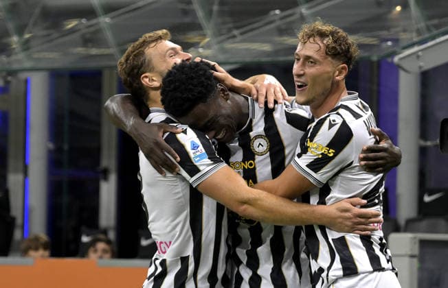 Foto IPP Paolo Bona Milano 14 09 2026 Campionato Serie A di Calcio stagione 2026 2027 partita Inter-Udinese Nella foto James Abankwah esulta dopo il gol del 0-1 con Mergim Vojvoda ( a destra ) Italy Photo Press Worldwide Copyright italy Italy ITALY  Copyright: xR4924_italyphotopressx