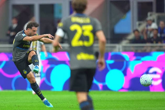 Inter Milan s Carlos Augusto scores goal 1-2 during the Serie A soccer match between Fc Inter and Udinese the San Siro Stadium in Milan, north Italy - September 14 , 2026. - Soccer  Copyright: xSpada LaPressex