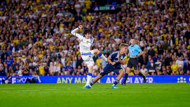 Leeds United v Newcastle United, Premier League GOAL 1-0 Leeds United midfielder Ao Tanaka (22) scores a goal to make the score 1-0 during the Premier League match between Leeds United and Newcastle United at Elland Road, Leeds, UK on 14 September 2026. Editorial use only DataCo restrictions apply See www.football-dataco.com , Copyright: xSimonxDaviesx PSI-24881-0057