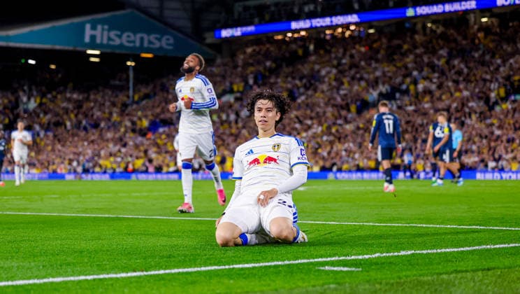 Leeds United v Newcastle United, Premier League GOAL 1-0 Leeds United midfielder Ao Tanaka (22) scores a goal and celebrates to make the score 1-0 during the Premier League match between Leeds United and Newcastle United at Elland Road, Leeds, UK on 14 September 2026. Editorial use only DataCo restrictions apply See www.football-dataco.com , Copyright: xSimonxDaviesx PSI-24881-0077