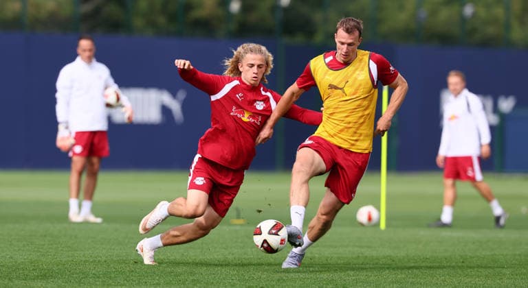 Leipzig, September 14, 2026, Red Bull Academy, soccer, Bundesliga 1, RB Leipzig, practice, Pictured from left: Viggo Gebel, Lukas Klostermann (16), RB Leipzig, For editorial use only, Picture Point