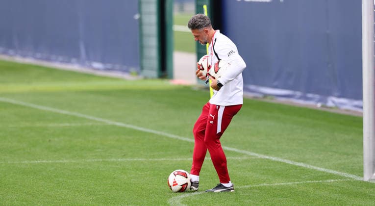 Leipzig, September 14, 2026, Red Bull Academy, Soccer, Bundesliga 1, RB Leipzig, Training, Pictured: Coach Martin Demichelis, For editorial use only, Picture Point