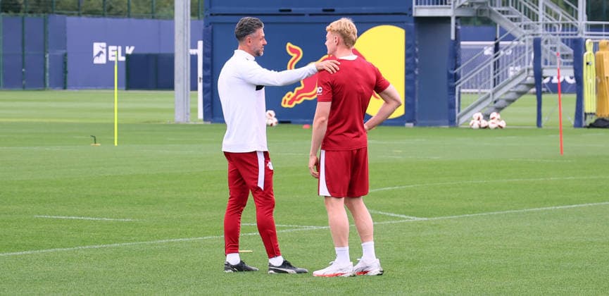 Leipzig, September 14, 2026, Red Bull Academy, Soccer, Bundesliga 1, RB Leipzig, Practice, Pictured from left: Coach Martin Demichelis, RB Leipzig; Nicolas Seiwald, 13, RB Leipzig, For editorial use only, Picture Point