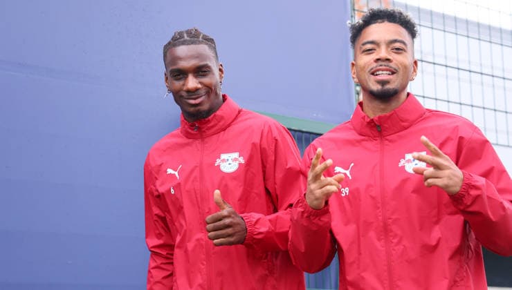 Leipzig, September 14, 2026, Red Bull Academy, Soccer, Bundesliga 1, RB Leipzig, Practice, Pictured from left: Ezechiel Banzuzi, Benjamin Henrichs, For editorial use only, Picture Point