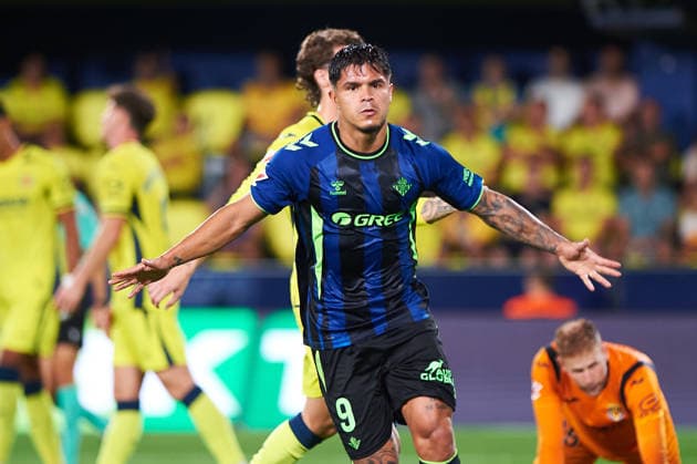 Cucho Hernandez of Real Betis celebrates after scoring his team s first goal during the LaLiga EA Sports match between Villarreal CF and Real Betis Balompie at Estadio de la Cerámica on September 14, 2026, in Villarreal, Spain