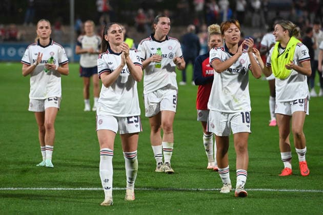 Final celebration, celebration, cheering, joy, cheers, FC Bayern Munich Women, Munich, Bayer 04 Leverkusen vs. FC Bayern Munich 2–3, soccer, Google Pixel, Women s Bundesliga, 2026–2027 season, Matchday 4, on September 14, 2026, at Ulrich Habeland Stadium in Leverkusen, Â