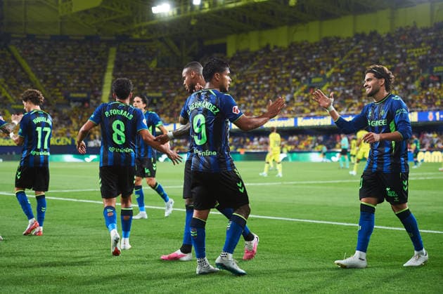 Cucho Hernandez of Real Betis celebrates after scoring his team s second goal during the LaLiga EA Sports match between Villarreal CF and Real Betis Balompie at Estadio de la Cerámica on September 14, 2026, in Villarreal, Spain