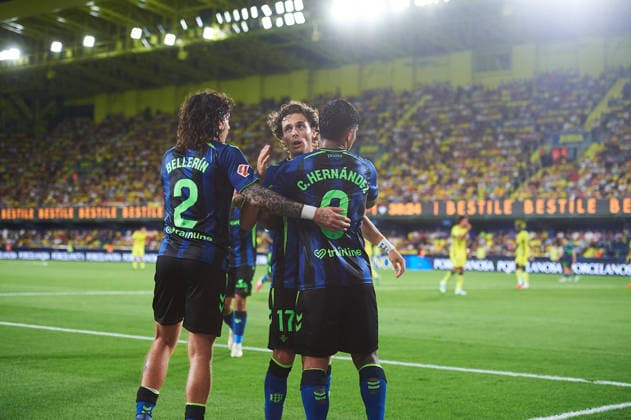 Cucho Hernandez of Real Betis celebrates after scoring his team s second goal during the LaLiga EA Sports match between Villarreal CF and Real Betis Balompie at Estadio de la Cerámica on September 14, 2026, in Villarreal, Spain