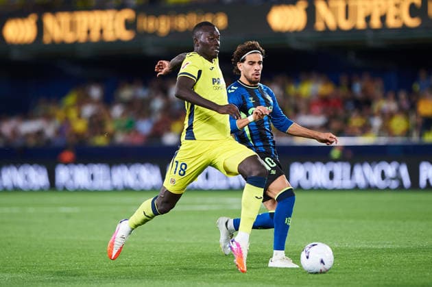 Pape Gueye of Villarreal CF and Ez Abde of Real Betis during the LaLiga EA Sports match between Villarreal CF and Real Betis Balompie at Estadio de la Cerámica on September 14, 2026, in Villarreal, Spain