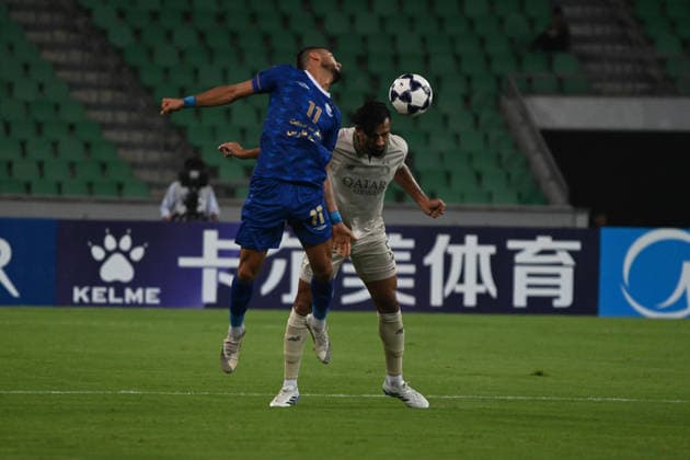 AFC Champions League - Esteghlal v Al Sadd BASRA, IRAQ - SEPTEMBER 14: Saeid Saharkhizan (11) of Iran s Esteghlal FC vies for the ball against an opponent during the AFC Champions League Elite match between Esteghlal FC and Qatar s Al Sadd SC at the Basra Sports Complex in Basra, Iraq, on September 14, 2026. Haidar Mohammed Ali Anadolu Basra Iraq. Editorial use only. Please get in touch for any other usage.  Copyright: x2026xAnadoluxHaidarxMohammedxAlix