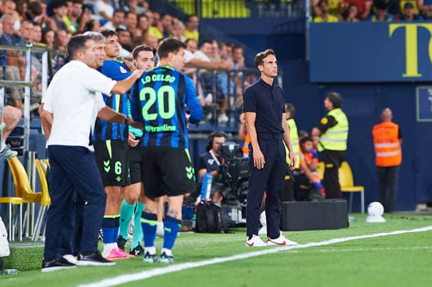 Head coach Inigo Perez of Villarreal CF during the LaLiga EA Sports match between Villarreal CF and Real Betis Balompie at Estadio de la Ceramica on September 14, 2026, in Villarreal, Spain
