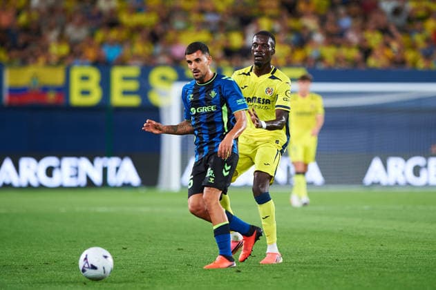 Dani Ceballos of Real Betis during the LaLiga EA Sports match between Villarreal CF and Real Betis Balompie at Estadio de la Cerámica on September 14, 2026, in Villarreal, Spain