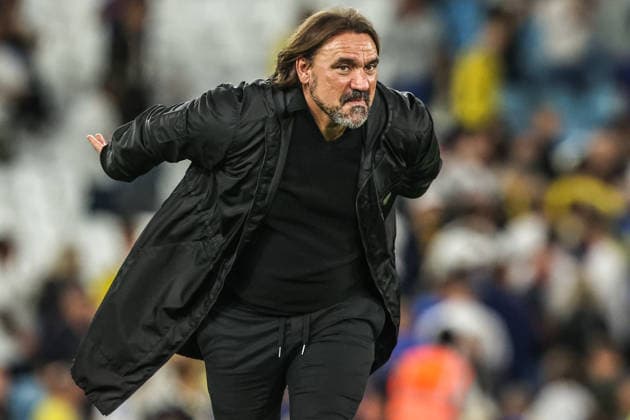 Premier League Leeds United v Newcastle Untied Daniel Farke manager of Leeds United celebrates the win with the fans after the game during the Premier League match Leeds United vs Newcastle Untied at Elland Road, Leeds, United Kingdom on 14 September 2026 (Photo by Alfie Cosgrove News Images) Leeds Elland Road West Yorkshire United Kingdom Copyright: xAlfiexCosgrove NewsxImagesx