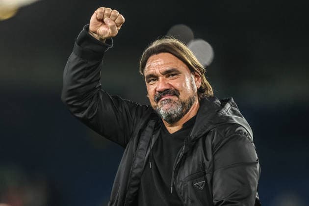Premier League Leeds United v Newcastle Untied Daniel Farke manager of Leeds United celebrates the win with the fans after the game during the Premier League match Leeds United vs Newcastle Untied at Elland Road, Leeds, United Kingdom on 14 September 2026 (Photo by Alfie Cosgrove News Images) Leeds Elland Road West Yorkshire United Kingdom Copyright: xAlfiexCosgrove NewsxImagesx