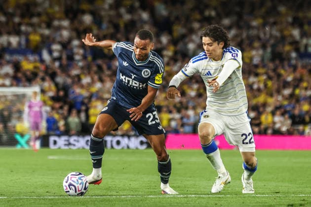 Premier League Leeds United v Newcastle Untied Jacob Murphy of Newcastle United and Ao Tanaka of Leeds United battle for the ball during the Premier League match Leeds United vs Newcastle Untied at Elland Road, Leeds, United Kingdom on 14 September 2026 (Photo by Alfie Cosgrove News Images) Leeds Elland Road West Yorkshire United Kingdom Copyright: xAlfiexCosgrove NewsxImagesx