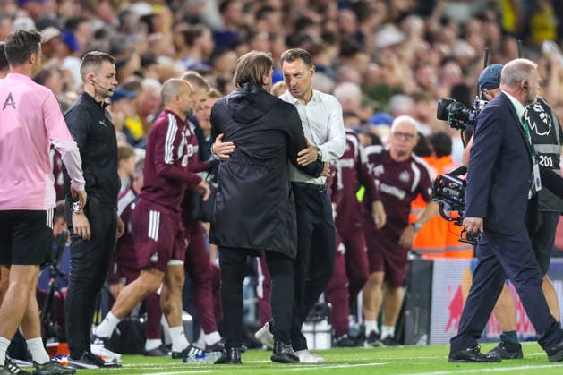 Leeds United v Newcastle United, Premier League Leeds United Manager Daniel Farke shakes hands with Newcastle United Manager Matthias Jaissle during the Leeds United v Newcastle United Premier League match at Elland Road, Leeds, England on 14 September 2026 Credit: Lee Keuneke Every Second Media Editorial use only. All images are copyright Every Second Media Limited. No images may be reproduced without prior permission. All rights reserved. Premier League and Football League images are subject to licensing agreements with Football DataCo Limited. see https: www.football-dataco.com Copyright: xIMAGO EveryxSecondxMediax ESM-2162-0117 LeexKeunekex xEveryxSecondxMediax
