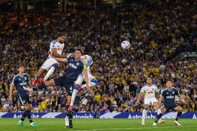 Leeds United v Newcastle United, Premier League Dominic Calvert-Lewin Of Leeds United header deflects off Jayden Bogle Of Leeds United to make it 2-0 during the Leeds United v Newcastle United Premier League match at Elland Road, Leeds, England on 14 September 2026 Credit: Lee Keuneke Every Second Media Editorial use only. All images are copyright Every Second Media Limited. No images may be reproduced without prior permission. All rights reserved. Premier League and Football League images are subject to licensing agreements with Football DataCo Limited. see https: www.football-dataco.com Copyright: xIMAGO EveryxSecondxMediax ESM-2162-0133 LeexKeunekex xEveryxSecondxMediax