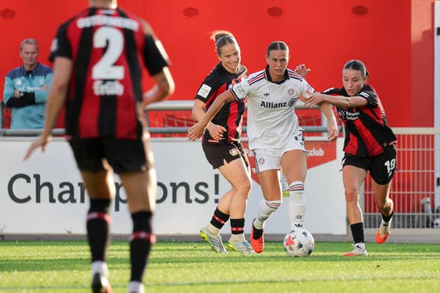 September 14, 2026, xgrfx, Soccer Google Pixel Women s Bundesliga, Bayer Leverkusen vs. FC Bayern Munich: Paulina Platner (Bayer Leverkusen), Klara Bühl (FC Bayern Munich), Loreen Bender (Bayer Leverkusen), Leverkusen