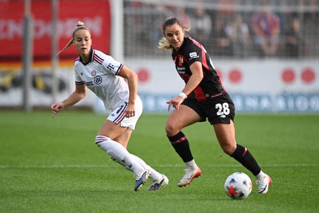 Giulia GWINN (M) vs. Paulina TOMASIAK (LEV) – Action, Tackle, Bayer 04 Leverkusen vs. FC Bayern Munich 2–3, Soccer, Google Pixel, Women s Bundesliga, 2026–2027 Season, Matchday 4, on September 14, 2026, at Ulrich Habeland Stadium in Leverkusen, Â