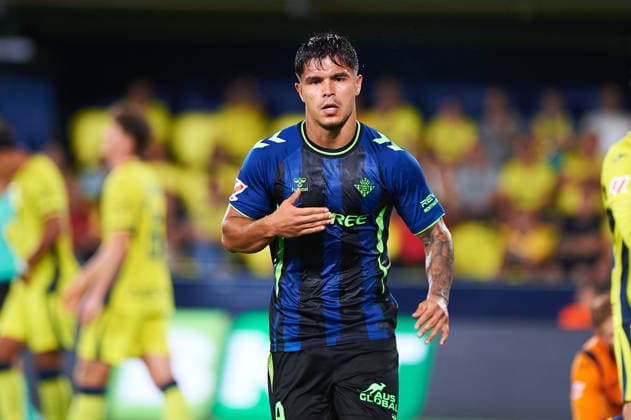 Cucho Hernandez of Real Betis celebrates after scoring his team’s first goal during the LaLiga EA Sports match between Villarreal CF and Real Betis Balompie at Estadio de la Cerámica on September 14, 2026, in Villarreal, Spain