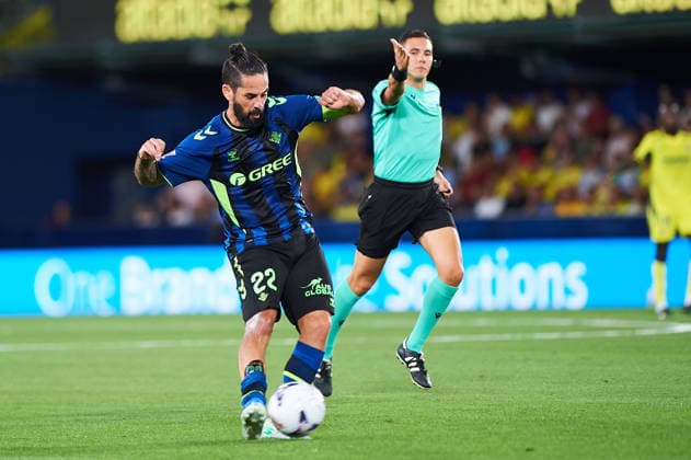 Isco Alarcón of Real Betis during the LaLiga EA Sports match between Villarreal CF and Real Betis Balompie at Estadio de la Cerámica on September 14, 2026, in Villarreal, Spain