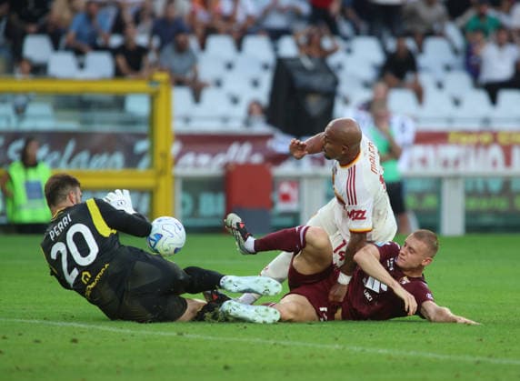 IPA88539360 - Donyell Malen of AS Roma scoring a goal during the 2026–27 Italian Serie A season in a soccer match between Torino FC and AS Roma on September 14, 2026, at the Stadio Olimpico Grande Torino in Turin, Italy. Photo by Nderim KACELI  Copyright: xNderimxKaceli IPAxSportx xx IPA88539360