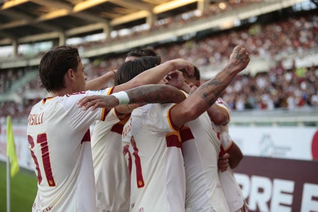IPA88539357 - Donyell Malen of AS Roma celebrating with his teammates after scoring a goal during an Italian Serie A soccer match between Torino FC and AS Roma on September 14, 2026, at the Stadio Olimpico Grande Torino in Turin, Italy, during the 2026–27 season. Photo by Nderim KACELI  Copyright: xNderimxKaceli IPAxSportx xx IPA88539357