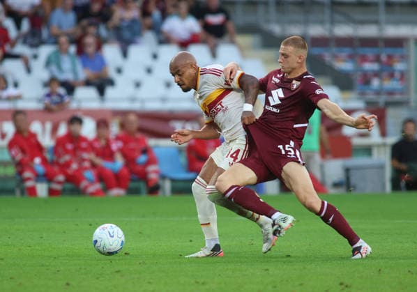 SOCCER - Serie A - Torino FC vs. AS Roma Photo by IPA ABACAPRESS.COM88539368 - Donyell Malen of AS Roma and Marten de Roon of AS Roma during the Italian Serie A 2026–27 season, in a soccer match between Torino FC and AS Roma on September 14, 2026, at the Stadio Olimpico Grande Torino in Turin, Italy. Photo by Nderim KACELI Turin Italy  Copyright: xIPAxSport ABACAx