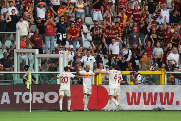 Torino FC v AS Roma - Serie A - Season 2026-2027 Turin, Italy, 14th September 2026. Donyell Malen of AS Roma celebrates in front of the fans with team mates Nahuel Molina, Bryan Cristante and Paulo Dybala after scoring past Lucas Perri of Torino FC to give the visitors a 1-0 lead during the Torino FC vs AS Roma Serie A match at Stadio Grande Torino, Turin. Picture credit should read: Jonathan Moscrop Turin Stadio Olimpico Grande Torino Italy