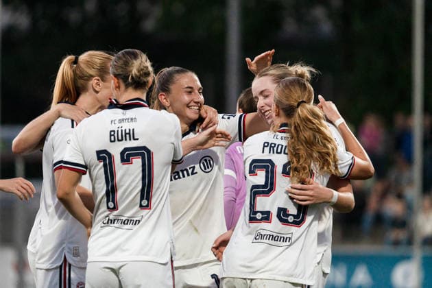 Germany Google Pixel Women s Bundesliga 2026–27, Matchday 4: Bayer 04 Leverkusen vs. FC Bayern Munich, September 14, 2026, at Ulrich Haberland Stadium—Alara scores the 3–2 goal; celebration, joy, emotions, goal celebration; Bühl, Klara Proost, Sophie Naschenweng, Katharina Copyright: xCelinaxLeiersx