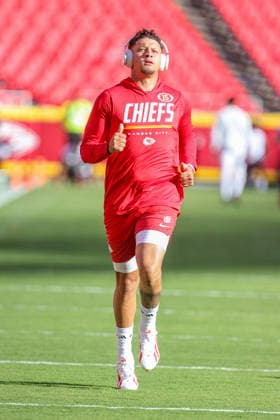 Sep 14, 2026: Kansas City Chiefs quarterback Patrick MahomesÃ‚ warms up before the game against the Denver Broncos Kansas City, MO, USA; at Arrowhead Stadium. Mandatory Credit: -Cal Media Kansas City USA - ZUMAc04_ 20260914_zma_c04_045 Copyright: xRomanxPunox