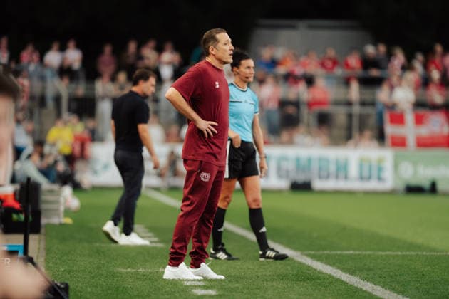 14.09.26, Women, Football, Google Pixel Frauen Bundesliga, Season 2026 2027, Bayer 04 Leverkusen - FC Bayern München, Matchday 4 Roberto Pätzold (Head Coach - Bayer 04 Leverkusen) on the sideline during the match Leverkusen Ulrich-Haberland-Stadion NRW Deutschland