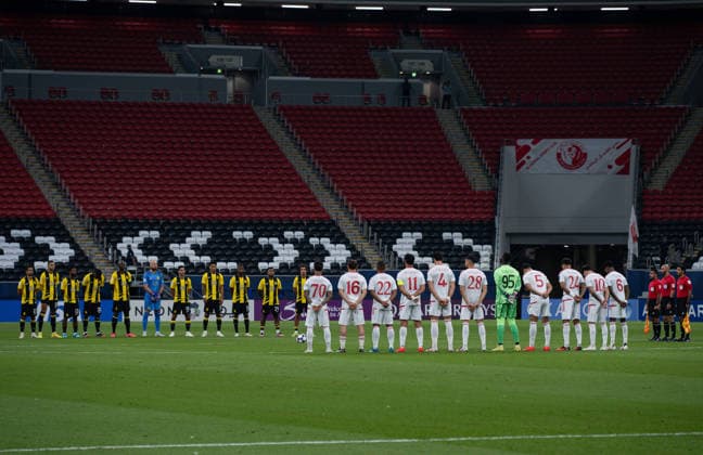 September 14, 2026, Al Khor, Qatar: Players of Al Shamal SC and Al Ittihad Club observe a moment of solidarity beneath a stadium display reading Ã’AFC STANDS WITH NEPALO prior to the AFC Champions League elite west football match between Qatar s Al Shamal SC and Saudi Arabia s Al Ittihad Club at Al Bayt Stadium. Final score; Al Shamal SC 1 : 1 Al Ittihad Club. Al Khor Qatar - ZUMAs197 20260914_aaa_s197_223 Copyright: xNoushadxVariyattiyakkalx