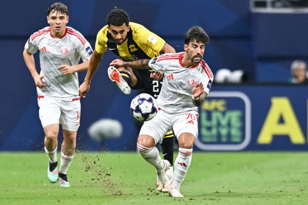 Sport Bilder des Tages #2 September 14, 2026, Al Khor, Qatar: Tiago Rafael (R) of Al Shamal SC and Ahmed Al Ghamdi (L) of Al Ittihad Club seen in action during the AFC Champions League elite west football match between Qatar s Al Shamal SC and Saudi Arabia s Al Ittihad Club at Al Bayt Stadium. Final score; Al Shamal SC 1 : 1 Al Ittihad Club. Al Khor Qatar - ZUMAs197 20260914_aaa_s197_225 Copyright: xNoushadxVariyattiyakkalx