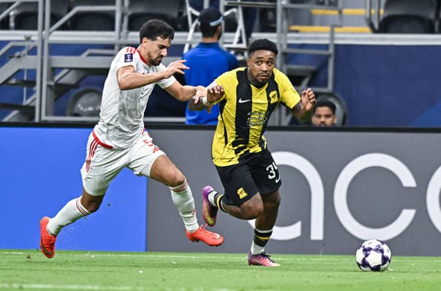 September 14, 2026, Al Khor, Qatar: Mohamed Romdhan (L) of Al Shamal SC and Steven Bergwijn of Al Ittihad Club seen in action during the AFC Champions League elite west football match between Qatar s Al Shamal SC and Saudi Arabia s Al Ittihad Club at Al Bayt Stadium. Final score; Al Shamal SC 1 : 1 Al Ittihad Club. Al Khor Qatar - ZUMAs197 20260914_aaa_s197_253 Copyright: xNoushadxVariyattiyakkalx