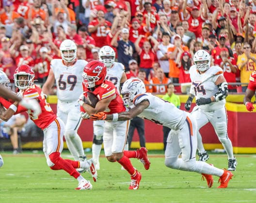 Sep 14, 2026: Kansas City Chiefs cornerback Mansoor Delane (5) gets the interception in the 1st quarter against the Denver Broncos Kansas City, MO, USA; at Arrowhead Stadium. Mandatory Credit: -Cal Media Kansas City USA - ZUMAc04_ 20260914_zma_c04_049 Copyright: xRomanxPunox