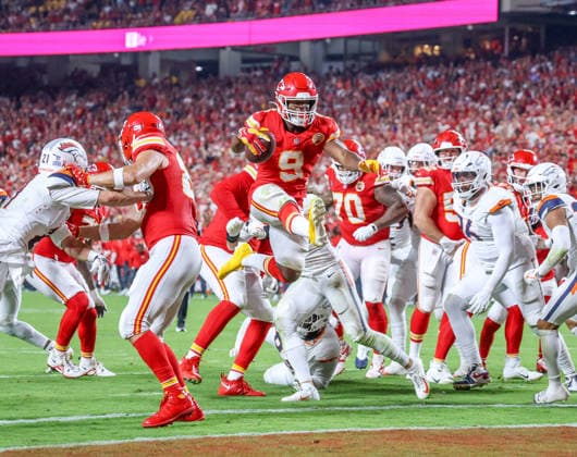 Sep 14, 2026: Kansas City Chiefs running back Kenneth Walker (9) scores a touchdown in the 4th quarter against the Denver Broncos in Kansas City, MO, USA; at Arrowhead Stadium. Mandatory Credit: -Cal Media Kansas City USA - ZUMAc04_ 20260914_zma_c04_059 Copyright: xRomanxPunox