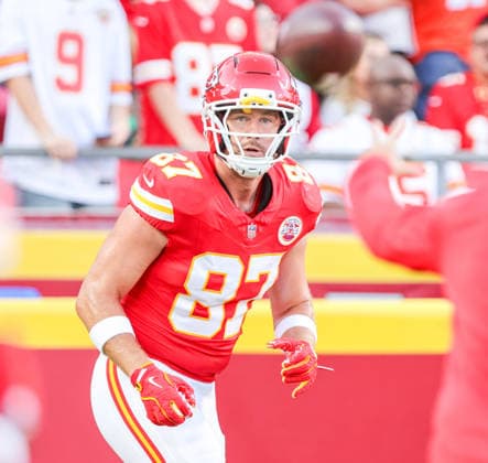 Sep 14, 2026: Kansas City Chiefs tight end Travis Kelce (87)warms up before the game against the Denver Broncos in Kansas City, MO, USA; at Arrowhead Stadium. Mandatory Credit: -Cal Media Kansas City USA - ZUMAc04_ 20260914_zma_c04_060 Copyright: xRomanxPunox
