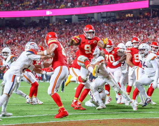 Sep 14, 2026: Kansas City Chiefs running back Kenneth Walker (9) scores a touchdown in the 4th quarter against the Denver Broncos in Kansas City, MO, USA; at Arrowhead Stadium. Mandatory Credit: -Cal Media Kansas City USA - ZUMAc04_ 20260914_zma_c04_068 Copyright: xRomanxPunox