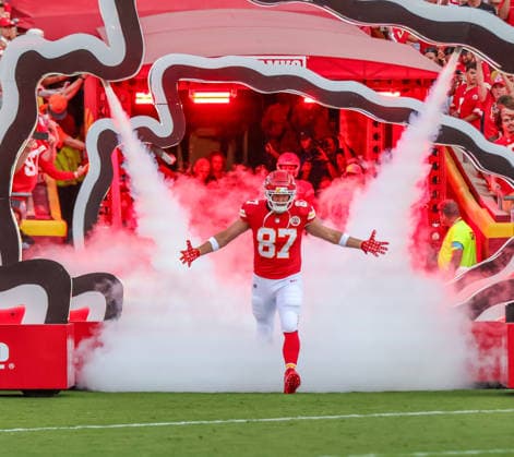 Sep 14, 2026: Kansas City Chiefs tight end Travis Kelce (87) gets introduced before the game against the Denver Broncos in Kansas City, MO, USA; at Arrowhead Stadium. Mandatory Credit: -Cal Media Kansas City USA - ZUMAc04_ 20260914_zma_c04_076 Copyright: xRomanxPunox