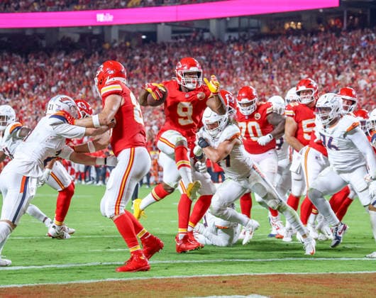 Sep 14, 2026: Kansas City Chiefs running back Kenneth Walker (9) scores a touchdown in the 4th quarter against the Denver Broncos in Kansas City, MO, USA; at Arrowhead Stadium. Mandatory Credit: -Cal Media Kansas City USA - ZUMAc04_ 20260914_zma_c04_077 Copyright: xRomanxPunox