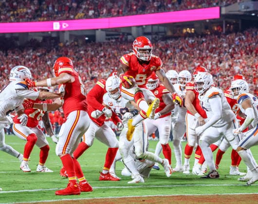 Sep 14, 2026: Kansas City Chiefs running back Kenneth Walker (9) scores a touchdown in the 4th quarter against the Denver Broncos in Kansas City, MO, USA; at Arrowhead Stadium. Mandatory Credit: -Cal Media Kansas City USA - ZUMAc04_ 20260914_zma_c04_080 Copyright: xRomanxPunox