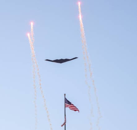 Sep 14, 2026: A general view of flyover before the game in Kansas City, MO, USA; at Arrowhead Stadium. Mandatory Credit: -Cal Media Kansas City USA - ZUMAc04_ 20260914_zma_c04_093 Copyright: xRomanxPunox