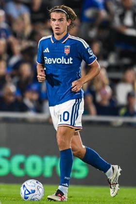 Como™s Nico Paz in action during the Serie A soccer match between Como Calcio and Parma Calcio 1913 at the Giuseppe Sinigaglia stadium in Como, north Italy - September 14, 2026 - Soccer.  Copyright: xTizianoxBallabio LaPressex