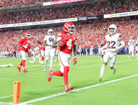 Sep 14, 2026: Kansas City Chiefs wide receiver Rashee Rice (4) scores a touchdown against the Denver Broncos in Kansas City, MO, USA; at Arrowhead Stadium. Mandatory Credit: -Cal Media Kansas City USA - ZUMAc04_ 20260914_zma_c04_110 Copyright: xRomanxPunox