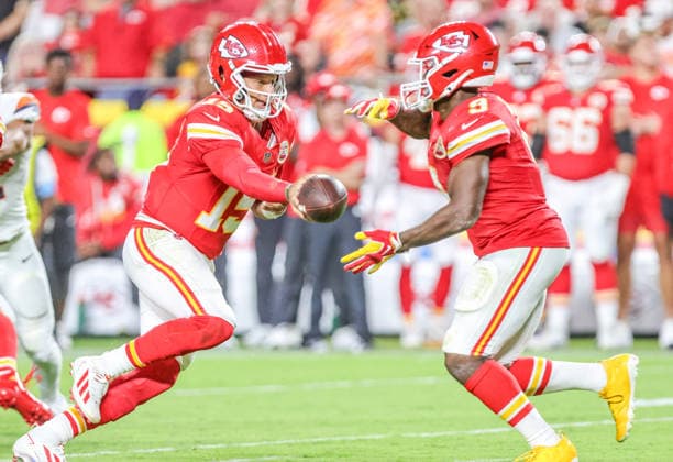 Sep 14, 2026: Kansas City Chiefs quarterback Patrick MahomesÃ‚ (15) hands the ball off to Kansas City Chiefs running back Kenneth Walker (9) against the Denver Broncos in Kansas City, MO, USA; at Arrowhead Stadium. Mandatory Credit: -Cal Media Kansas City USA - ZUMAc04_ 20260914_zma_c04_111 Copyright: xRomanxPunox