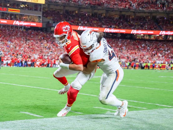 Sep 14, 2026: Denver Broncos inside linebacker Alex Singleton (49) tackles Kansas City Chiefs quarterback Patrick MahomesÃ‚ (15) out of bounds in the 3rd quarter in Kansas City, MO, USA; at Arrowhead Stadium. Mandatory Credit: -Cal Media Kansas City USA - ZUMAc04_ 20260914_zma_c04_115 Copyright: xRomanxPunox