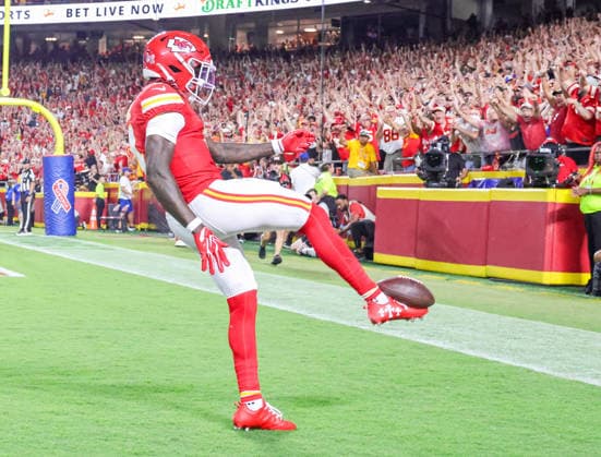 Sep 14, 2026: Kansas City Chiefs wide receiver Rashee Rice (4) scores a touchdown against the Denver Broncos in Kansas City, MO, USA; at Arrowhead Stadium. Mandatory Credit: -Cal Media Kansas City USA - ZUMAc04_ 20260914_zma_c04_132 Copyright: xRomanxPunox