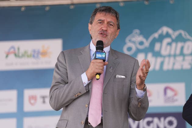Marco Marsilio, President of the Abruzzo Region during the Giro d™Abruzzo, stage 1 from Cupello to Casalincontrada (155 km) - Abruzzo, Italy - Tuesday, September 15, 2026. - cycling.  Copyright: xMassimoxPaolone LaPressex